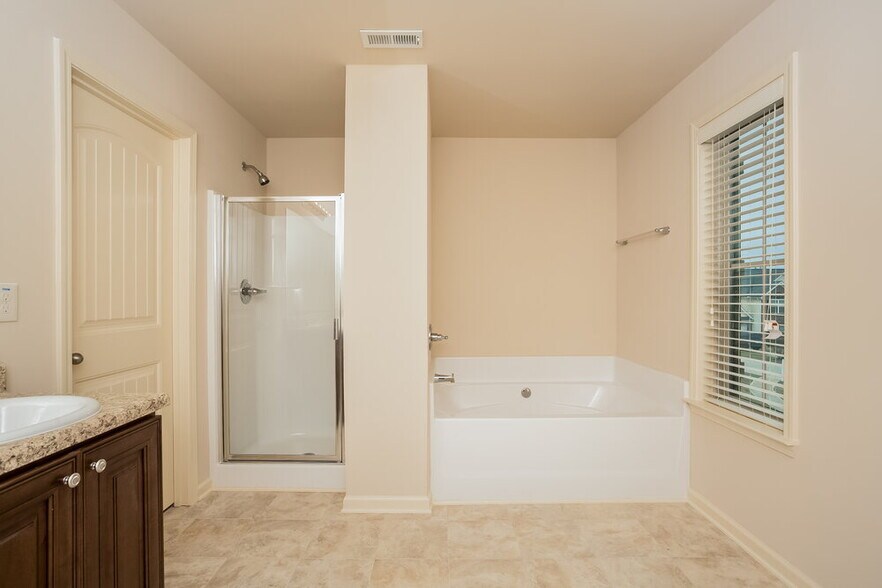 Building Photo - 3223 Puritan Way