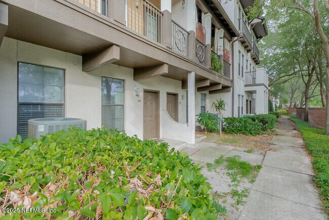 Building Photo - 9823 Tapestry Park Circle