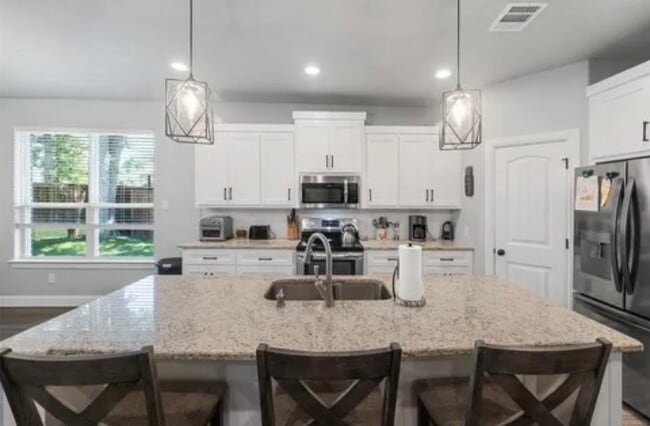 Building Photo - 1418 Cheyenne Trail