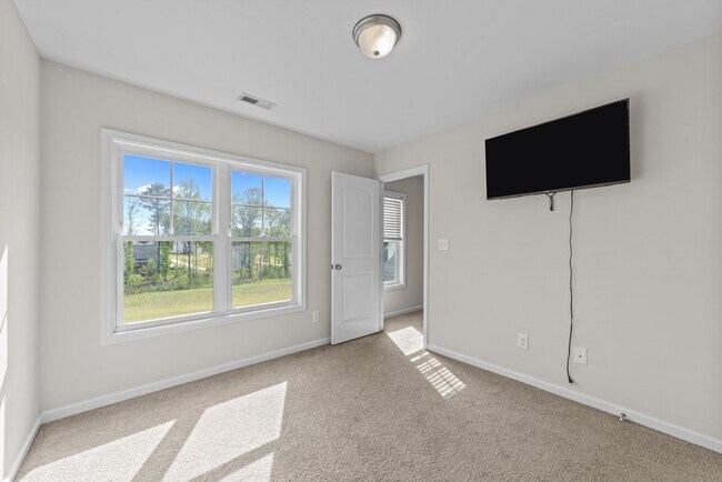 Building Photo - 220 Brisbane Dr