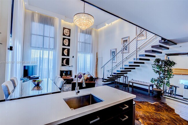 Building Photo - 1701 Sunset Harbour Dr