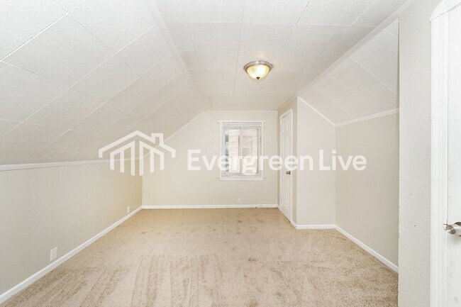 Building Photo - 23200 Blackstone Ave