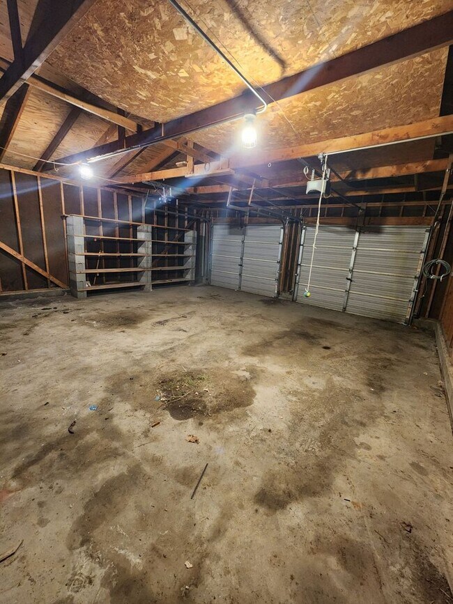 Building Photo - Lovely 3BD/1BA Home in Council Bluffs