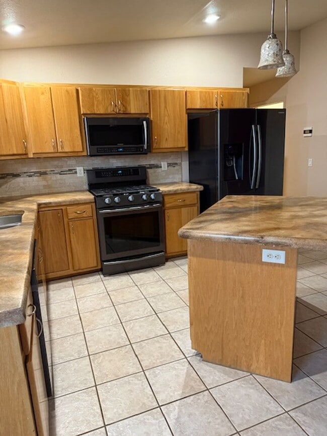 Building Photo - Close to Holloman AFB