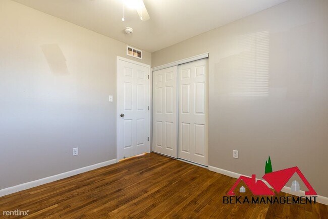 Building Photo - 3 br, 1.5 bath House - 650 Eugene St