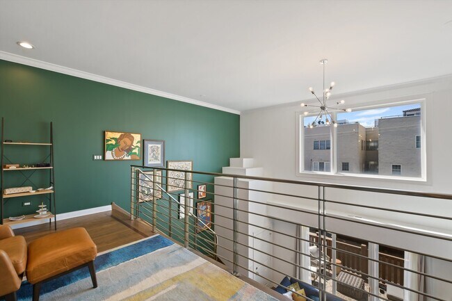 Building Photo - 2027 W Race Ave