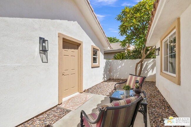 Building Photo - 50280 Spyglass Hill Dr