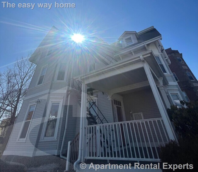 Building Photo - 14 Chestnut St