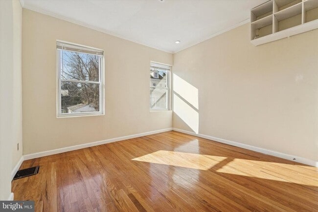 Building Photo - 1005 Tyler Ave