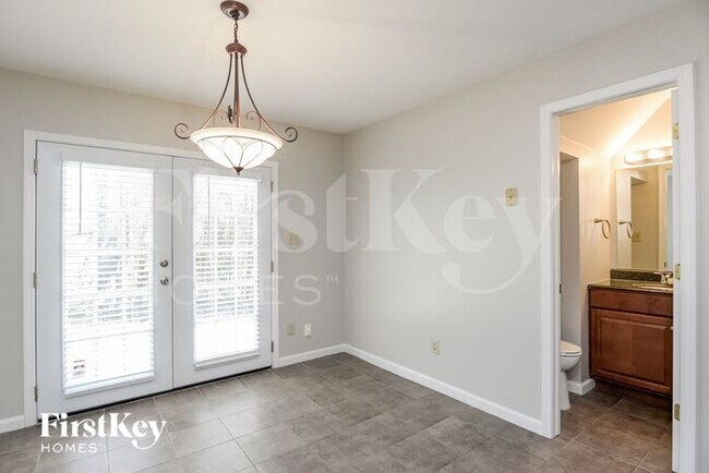 Building Photo - 8947 Chesham Dr