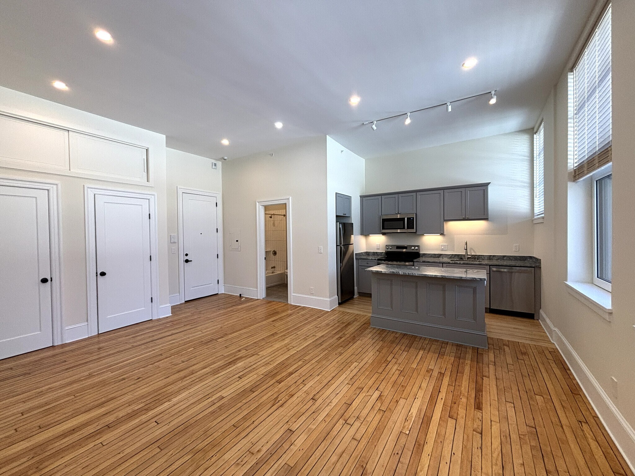 Building Photo - 71 Montague City Rd