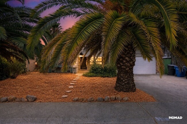 Building Photo - 3059 Rosemont Dr