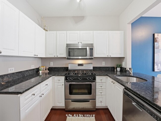 Building Photo - 4667 Longstreet Ln