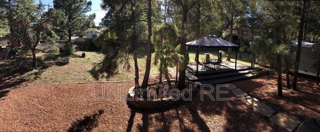 Building Photo - 2589 N Oakmont Dr
