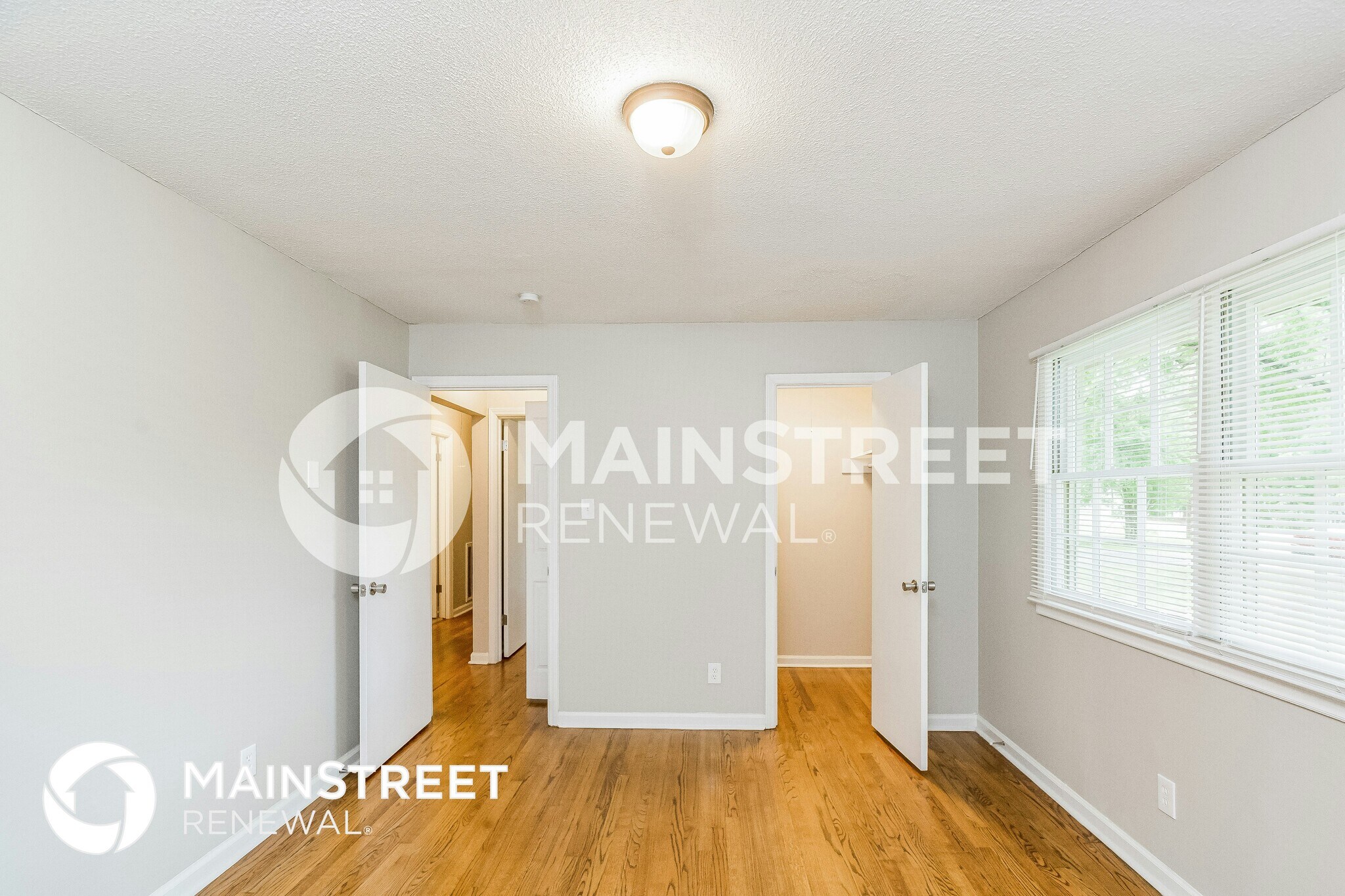 Building Photo - 4545 Kinlock Dr