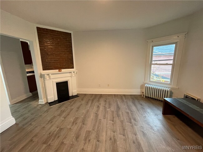 Primary Photo - 212 Richmond Ave