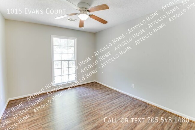 Building Photo - 1015 Evans Ct