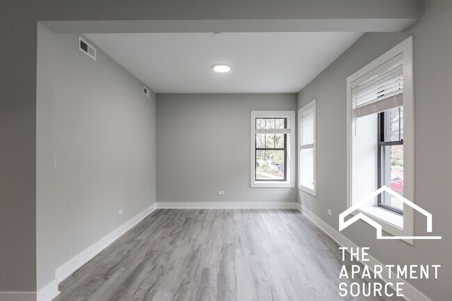 Building Photo - 1139 Oak Ave