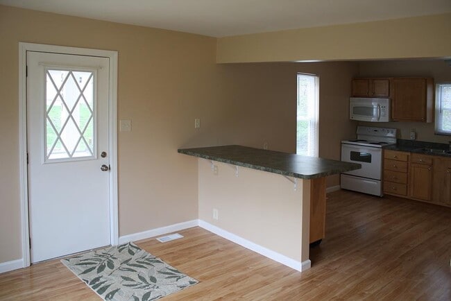 Building Photo - 5007 Duessel Ln