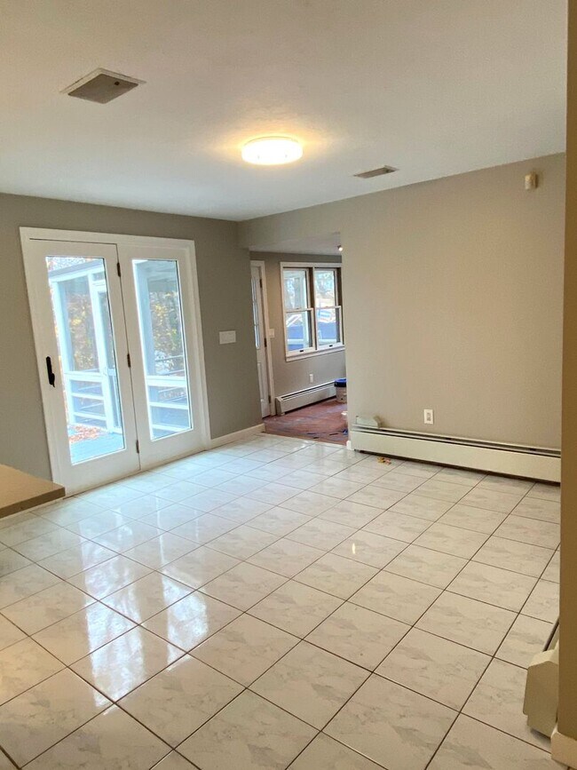 Building Photo - *****Johnston/Bishop Heights - Single Fami...