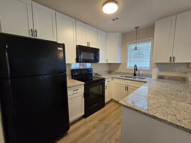 Building Photo - 6780-1 Willowbrook Dr ~ Stewarts Creek