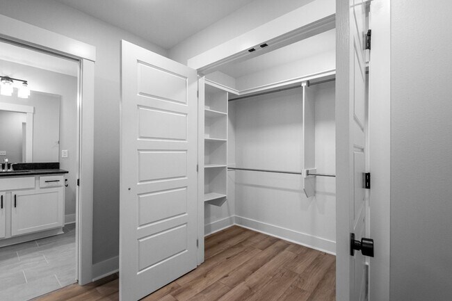 Building Photo - Argenta 1 Bed 1.5 Bath Luxury Energy Effic...