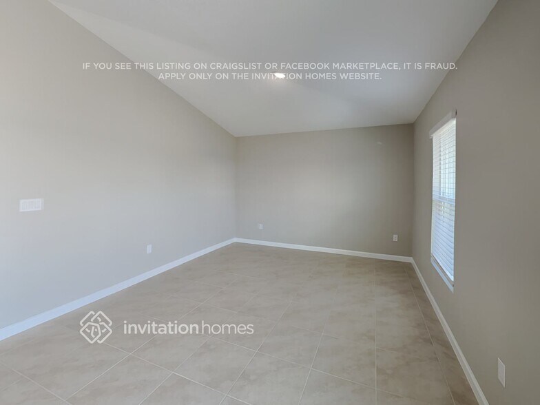 Building Photo - 726 SW Tupper Ln