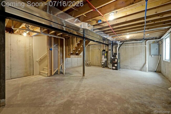 Building Photo - 534 E Brickley Ave