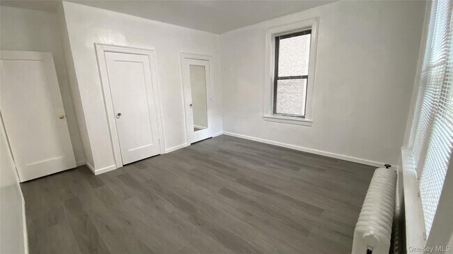 Building Photo - 42-33 Kissena Blvd