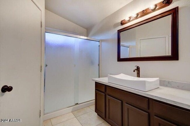 Building Photo - 2131 S Peppertree Dr