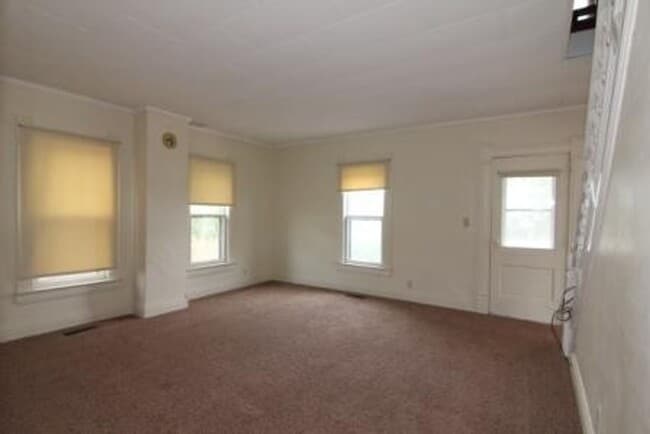 Building Photo - 3161 130th St