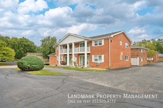 Building Photo - 448 Lincoln Ln