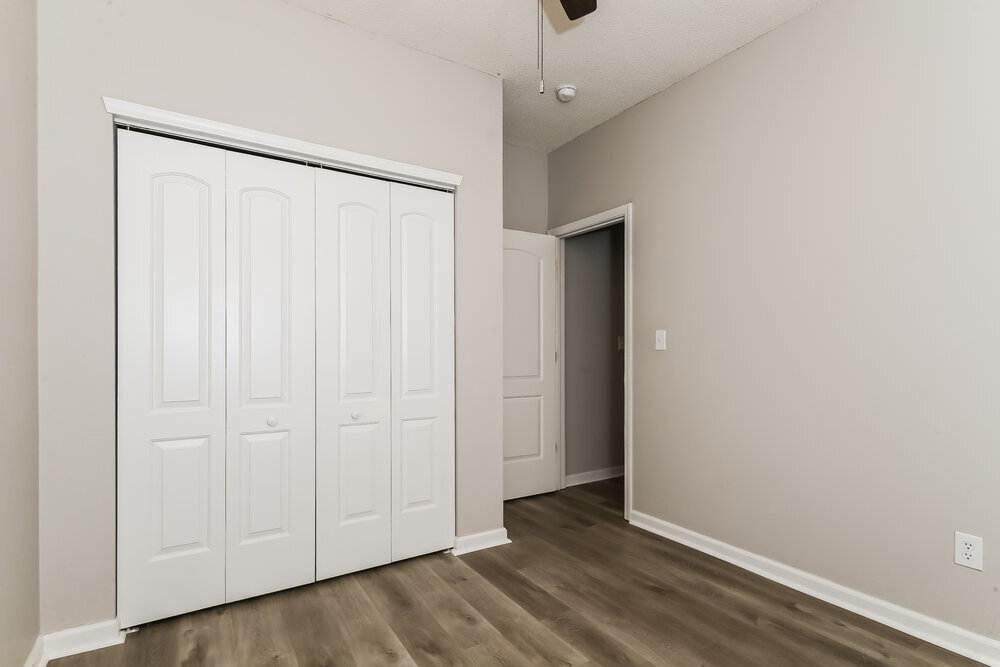 Building Photo - 5810 Long Lake Ln.