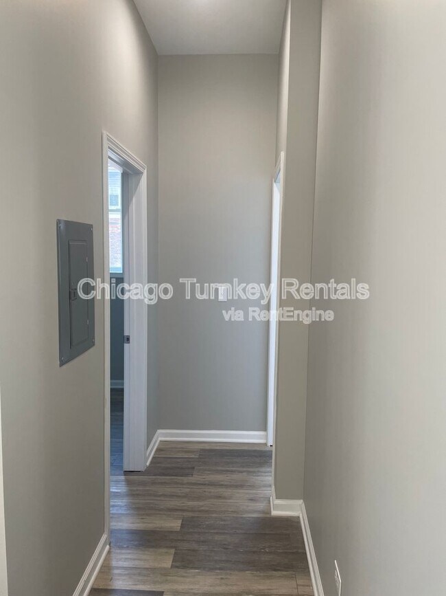 Building Photo - 2822 W 25th St