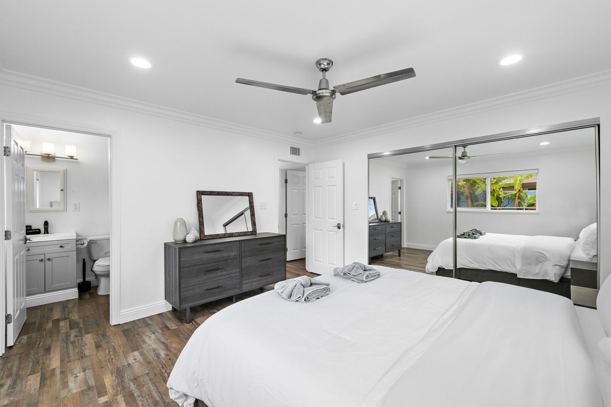 Building Photo - 1581 Baker St