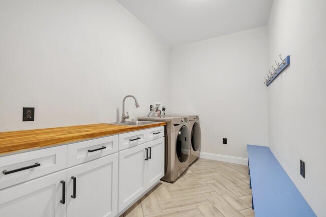 Building Photo - 3314 Mariana Oaks Dr