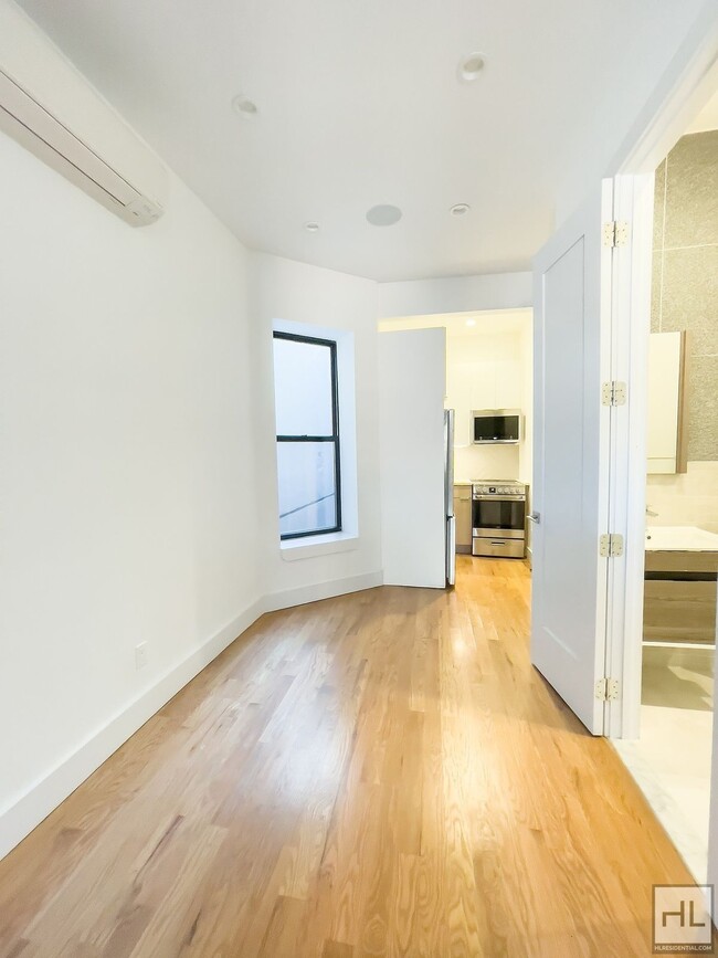 Building Photo - Upper East Side / Spacious 1-Bedroom 1-Bat...