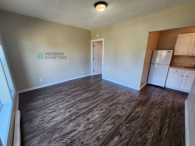 Building Photo - 1822 W Gardner Ave