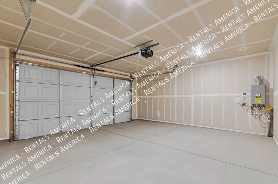 Building Photo - 8905 E Pantano Bluff Dr