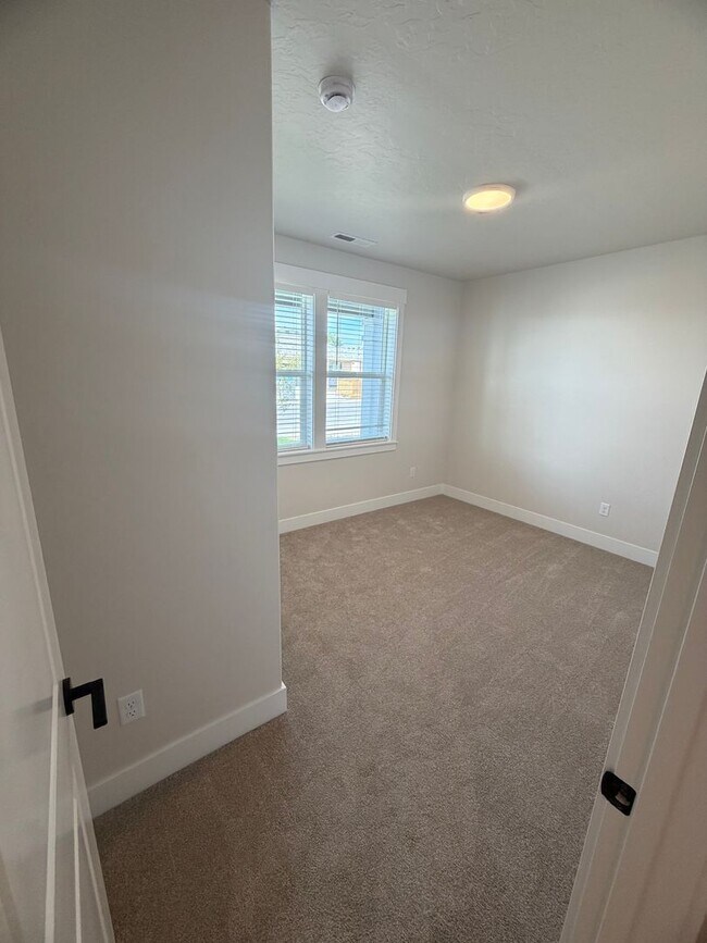 Building Photo - Brand New 4-Bedroom Encore Plan with Jr. Suite & Open Concept Design