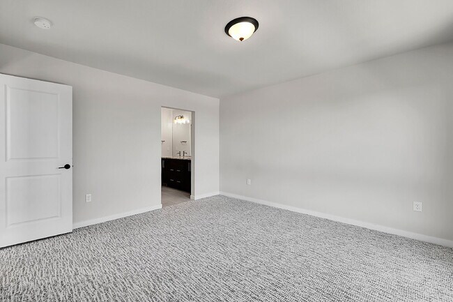 Building Photo - $2,650 - 4 bed, 3.5 bath updated home in C...