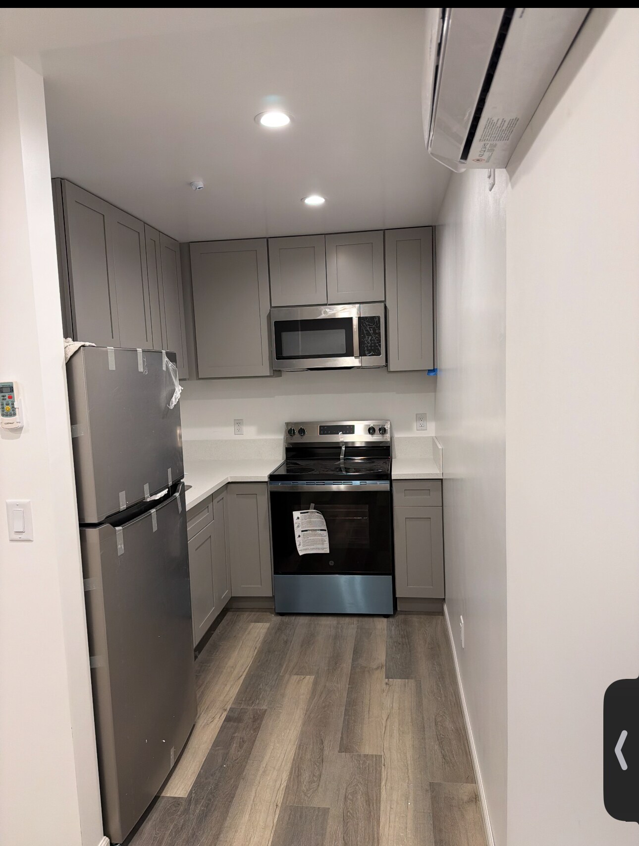 Building Photo - 3006 S Palm Grove Ave