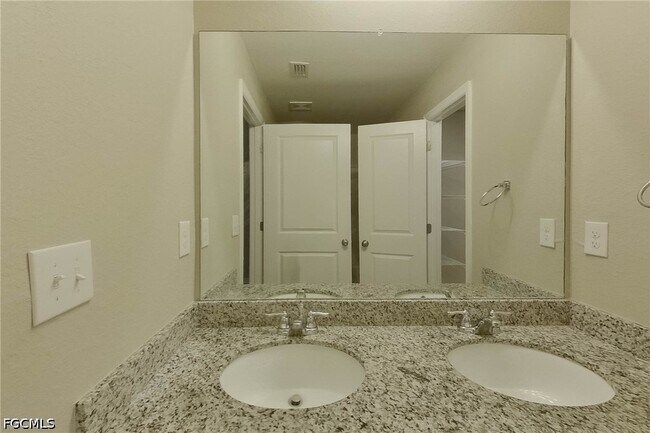 Building Photo - 9131 Aegean Cir