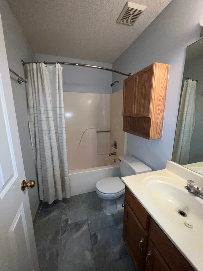 Building Photo - 7011 Village Ln