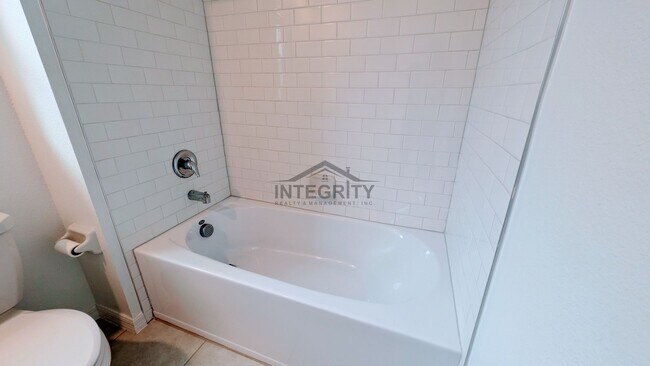 Building Photo - 6049 Shiner St