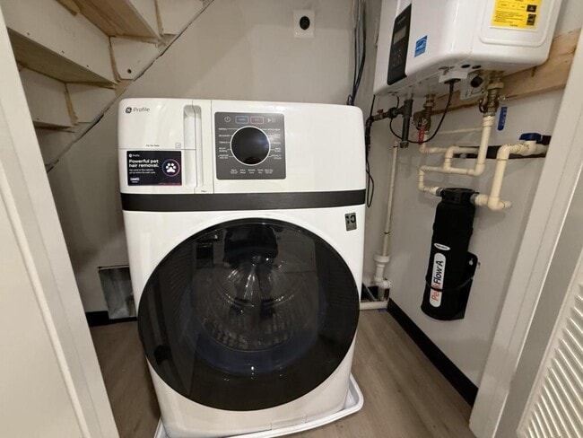 Building Photo - 2078 Druid Park Dr