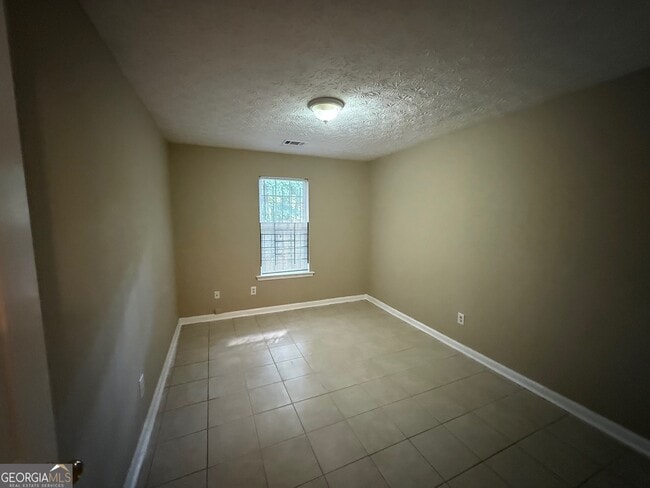 Building Photo - 960 Windwood Ct