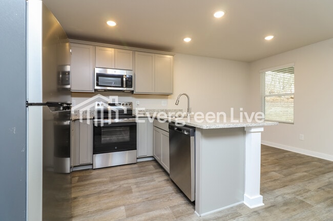 Building Photo - 4834 Station Ln