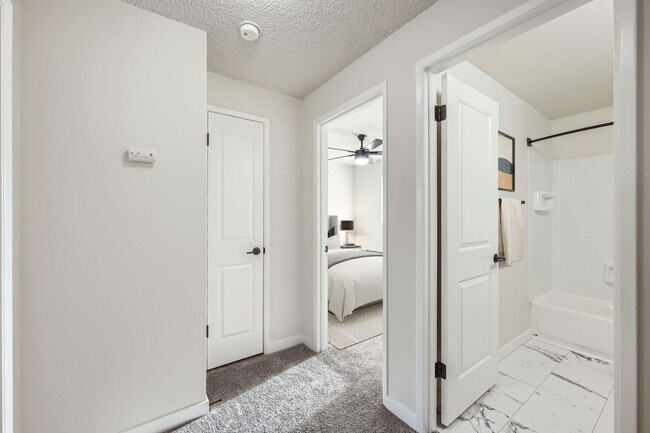 Building Photo - $500 Immediate Move-In Special! Breathtaking Renovation! Oversized 2 Bed 1.5 Bath Townhome! Ready...