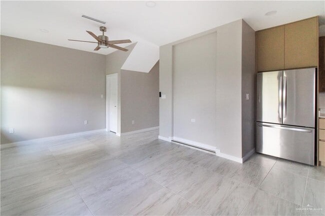 Building Photo - 19 Corales St